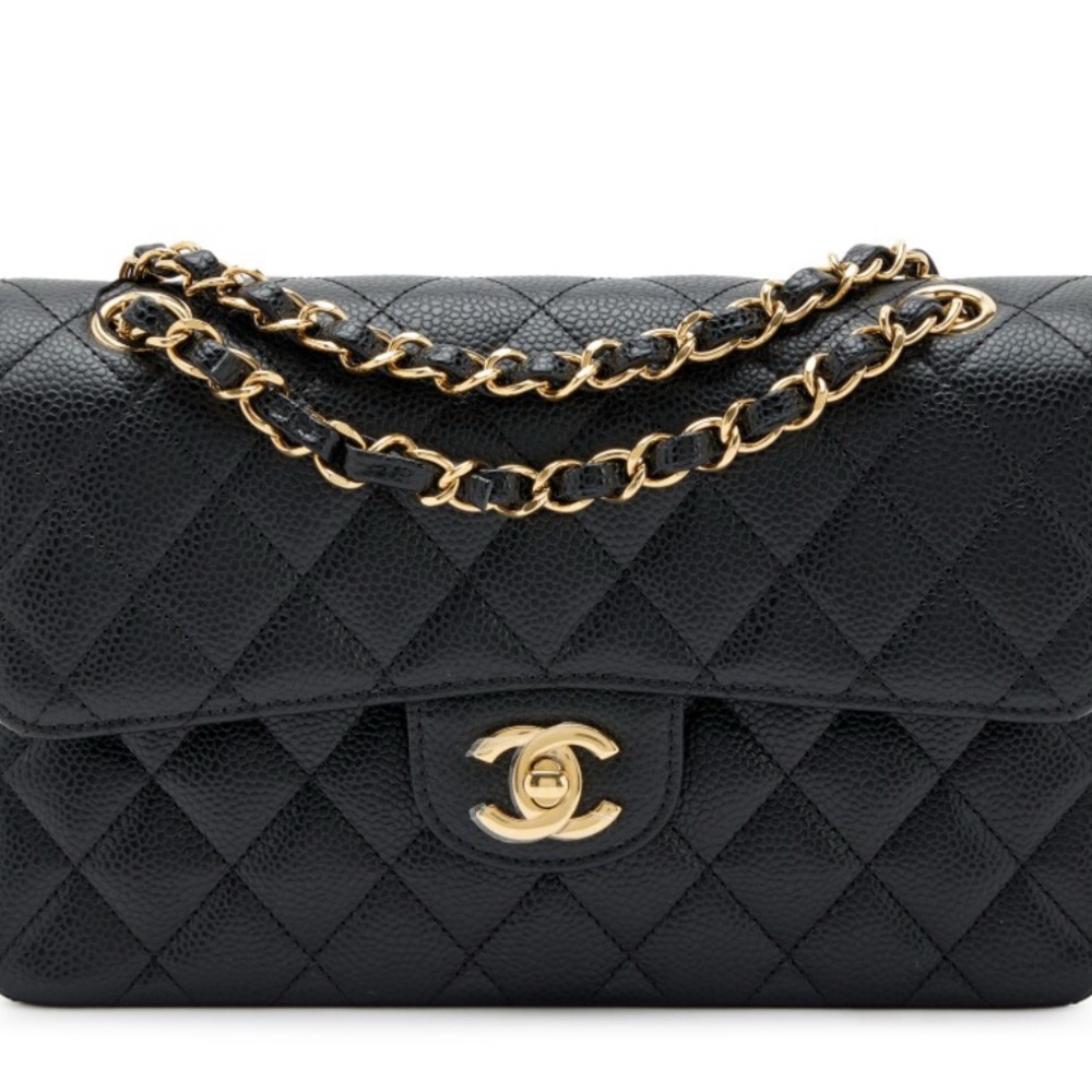 CHANEL Black Quilted Shoulder Bag with Gold Chain